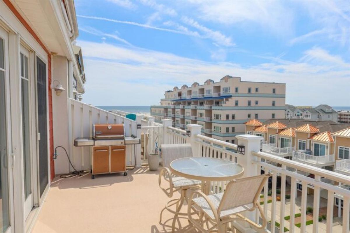 Picture of Home For Sale in Wildwood Crest, New Jersey, United States