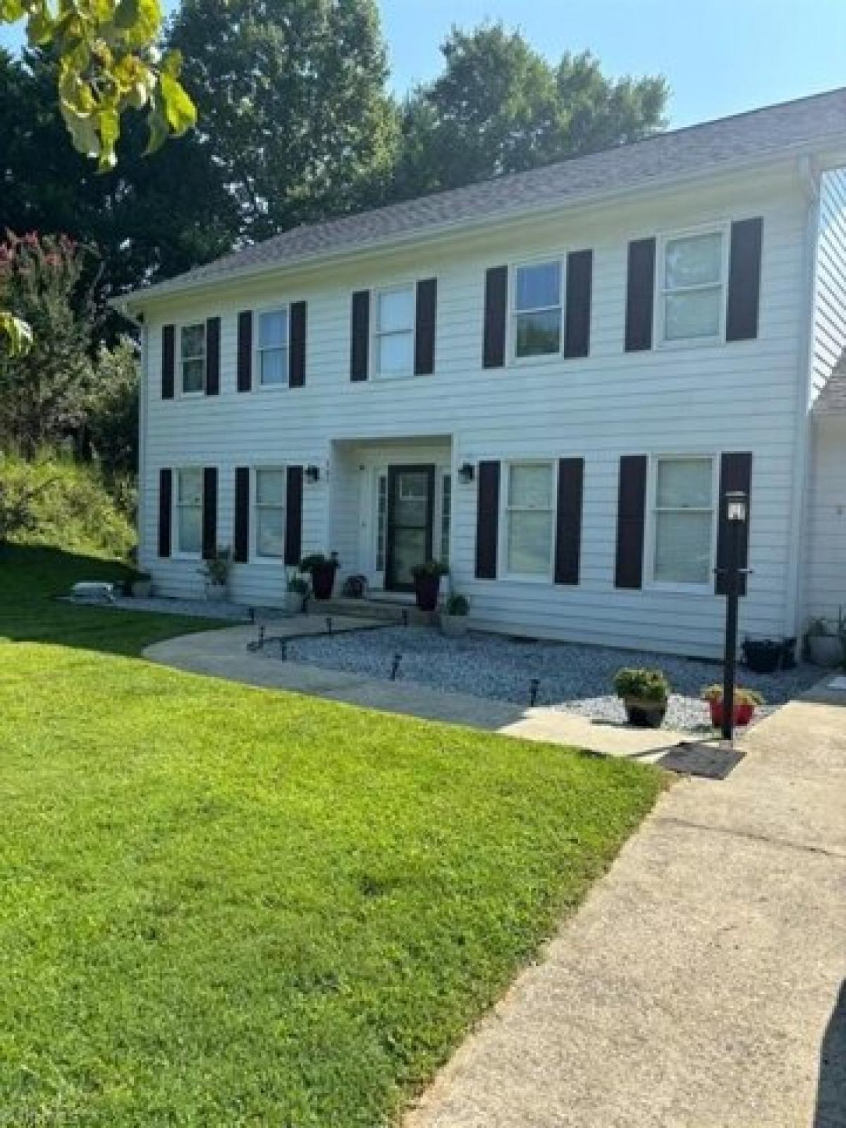 Picture of Home For Sale in Lenoir, North Carolina, United States