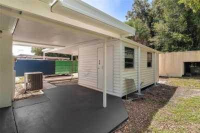 Home For Sale in Leesburg, Florida