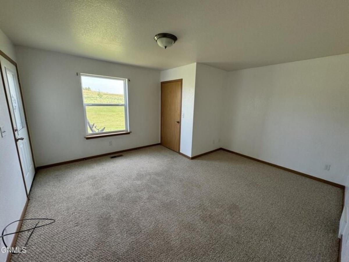 Picture of Home For Sale in Center, North Dakota, United States