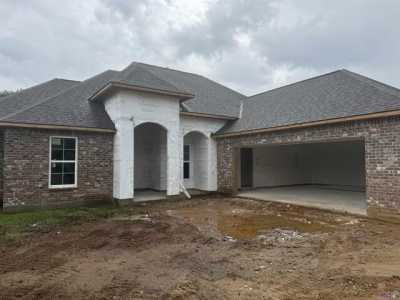 Home For Sale in Denham Springs, Louisiana