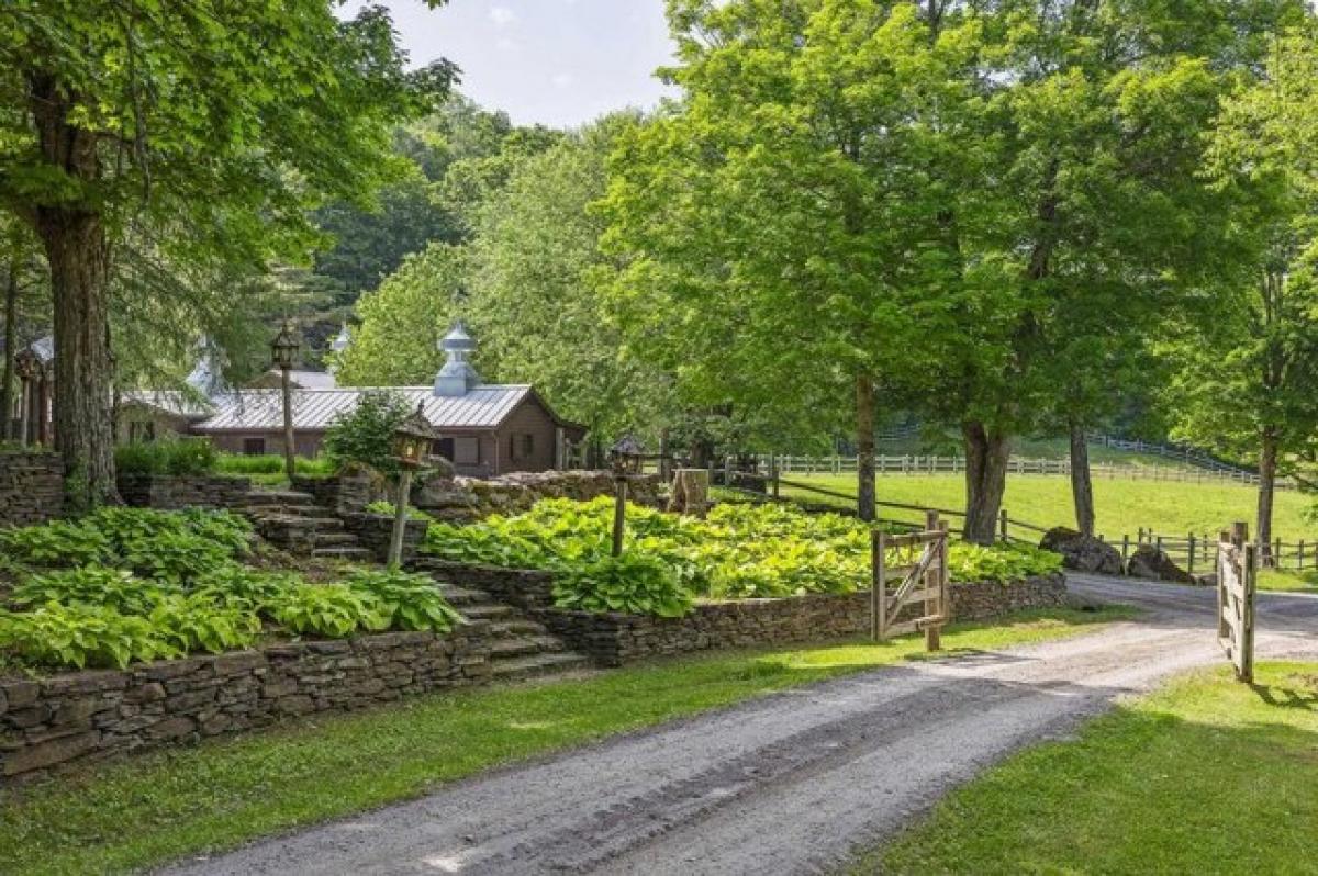 Picture of Home For Sale in Peacham, Vermont, United States