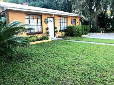 Home For Sale in Crescent City, Florida