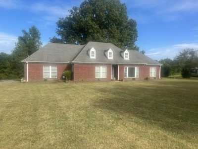 Home For Sale in Mason, Tennessee