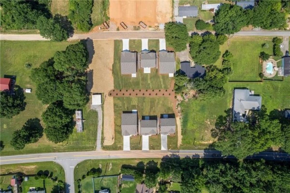 Picture of Home For Sale in Flowery Branch, Georgia, United States