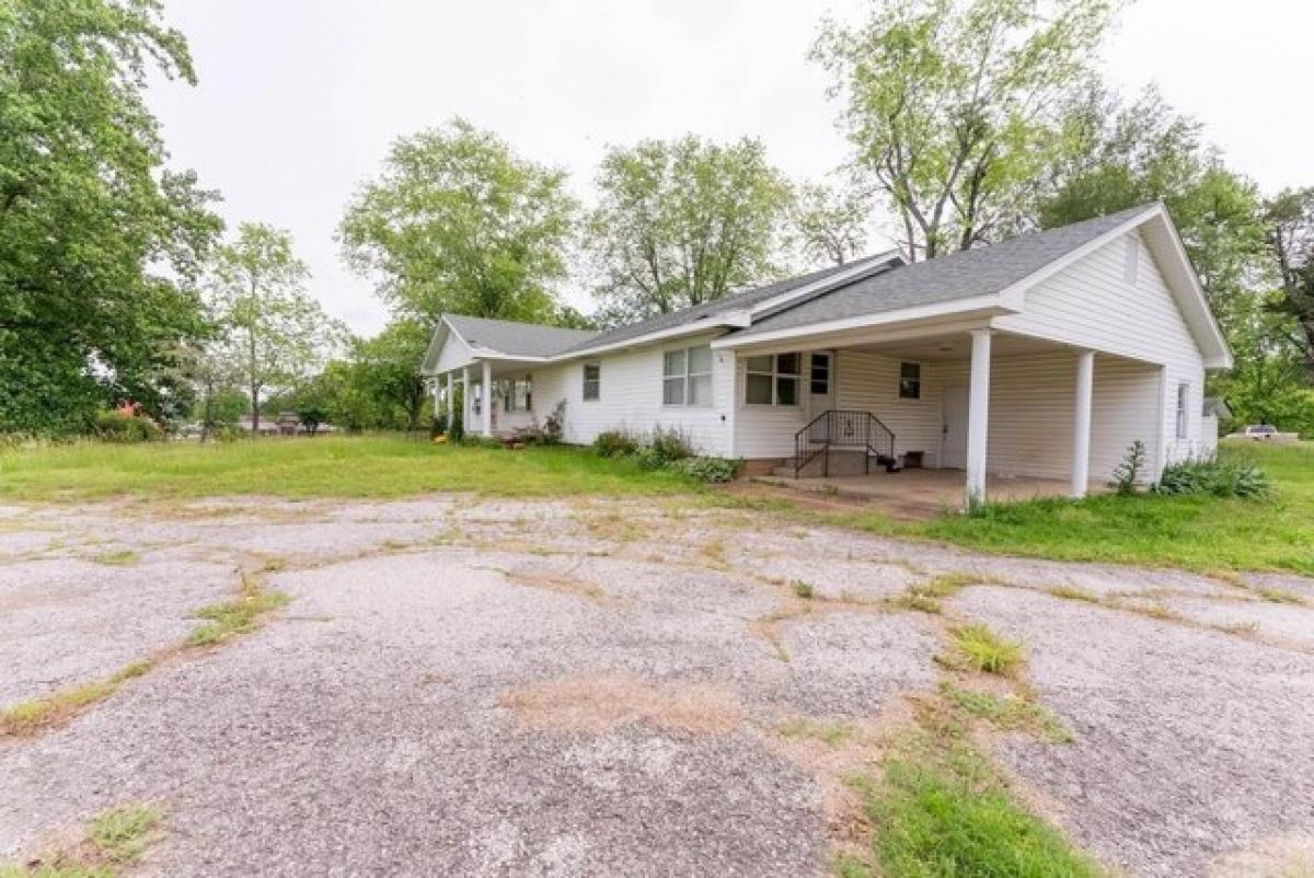 Picture of Home For Sale in Ash Flat, Arkansas, United States