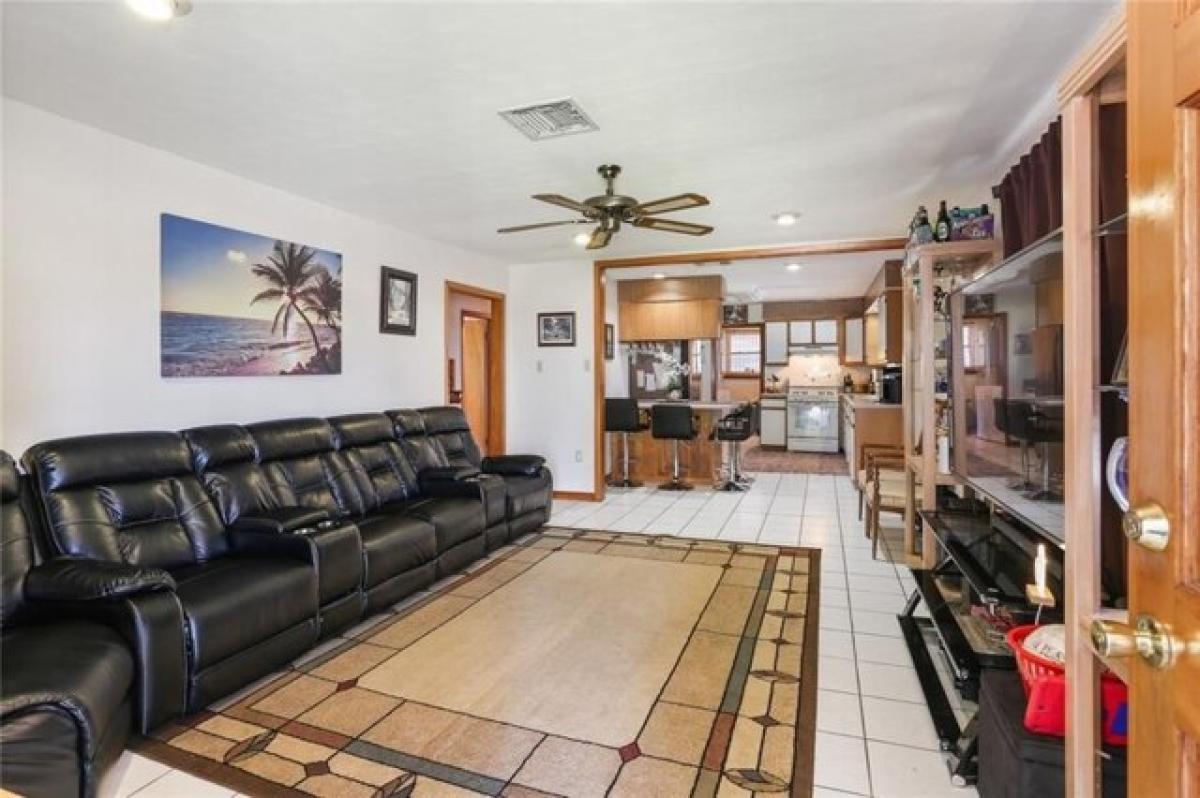 Picture of Home For Sale in Metairie, Louisiana, United States