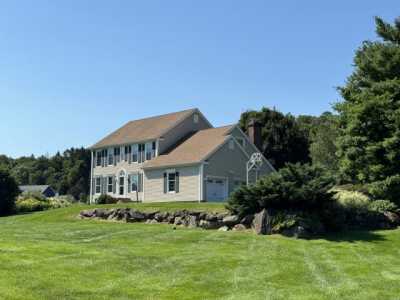 Home For Sale in New Fairfield, Connecticut