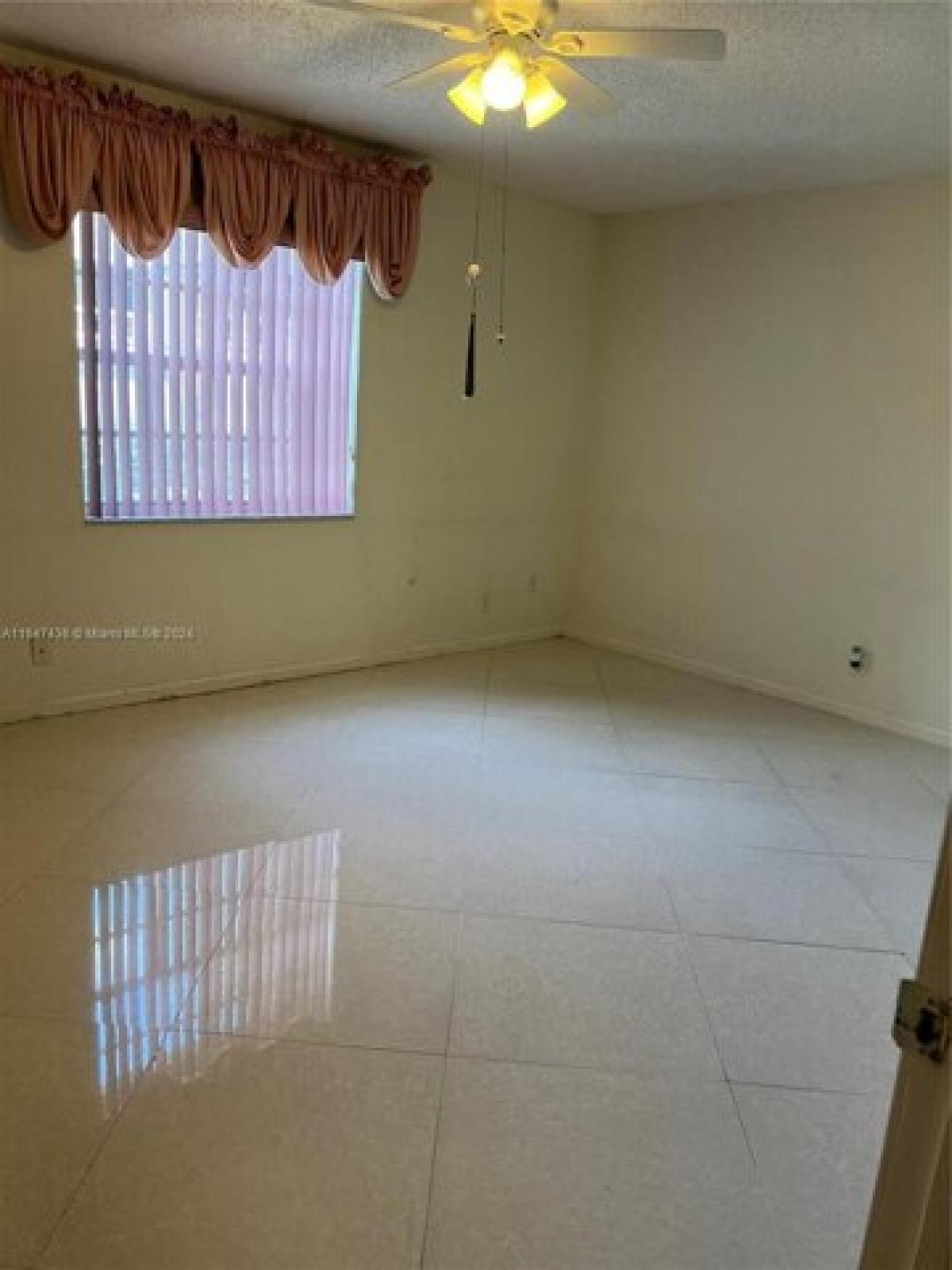 Picture of Home For Sale in Davie, Florida, United States