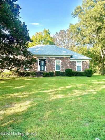 Home For Sale in Pewee Valley, Kentucky