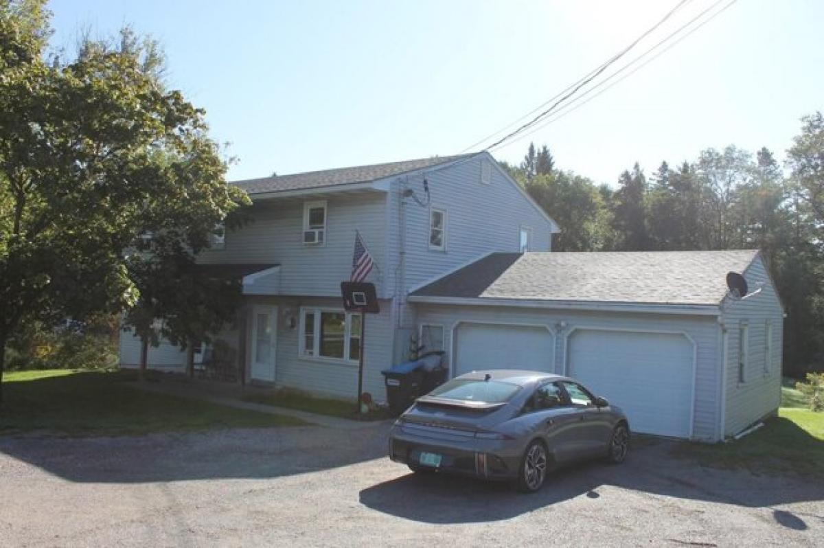 Picture of Home For Sale in Essex, Vermont, United States