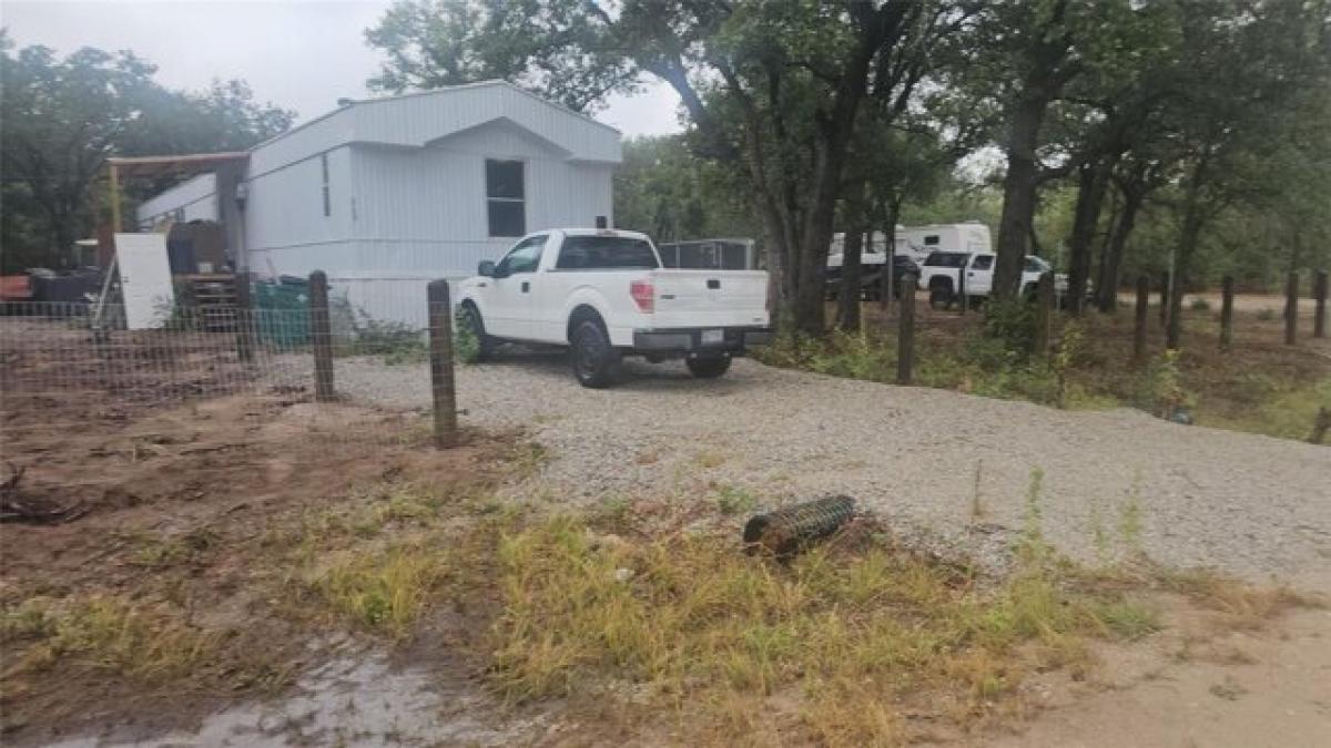 Picture of Residential Land For Sale in Bridgeport, Texas, United States