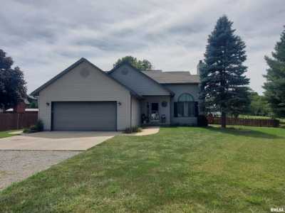 Home For Sale in Athens, Illinois