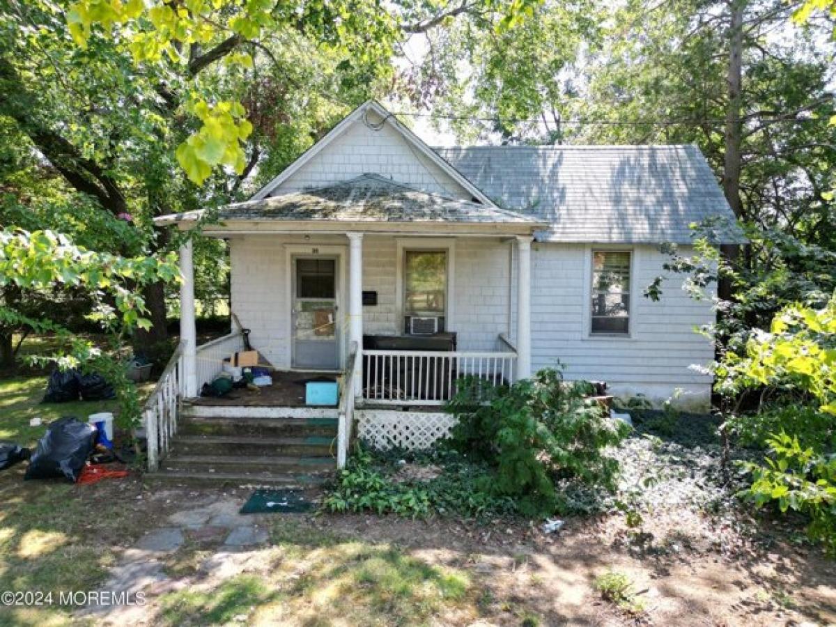 Picture of Home For Sale in Atlantic Highlands, New Jersey, United States