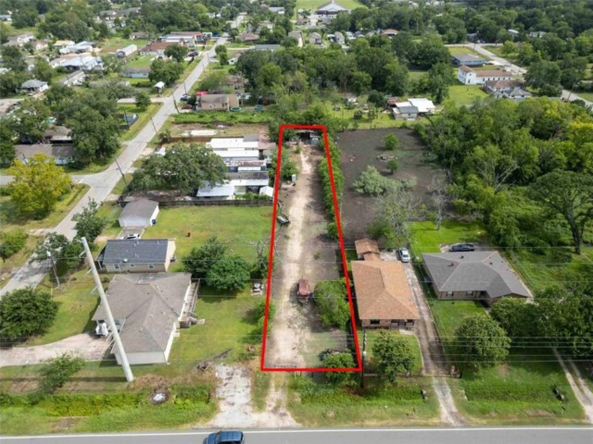 Picture of Residential Land For Sale in Baytown, Texas, United States