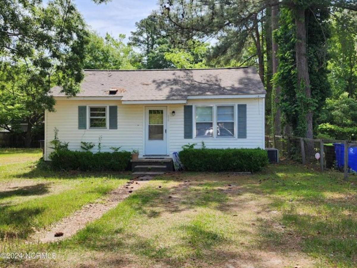 Picture of Home For Sale in Elizabethtown, North Carolina, United States