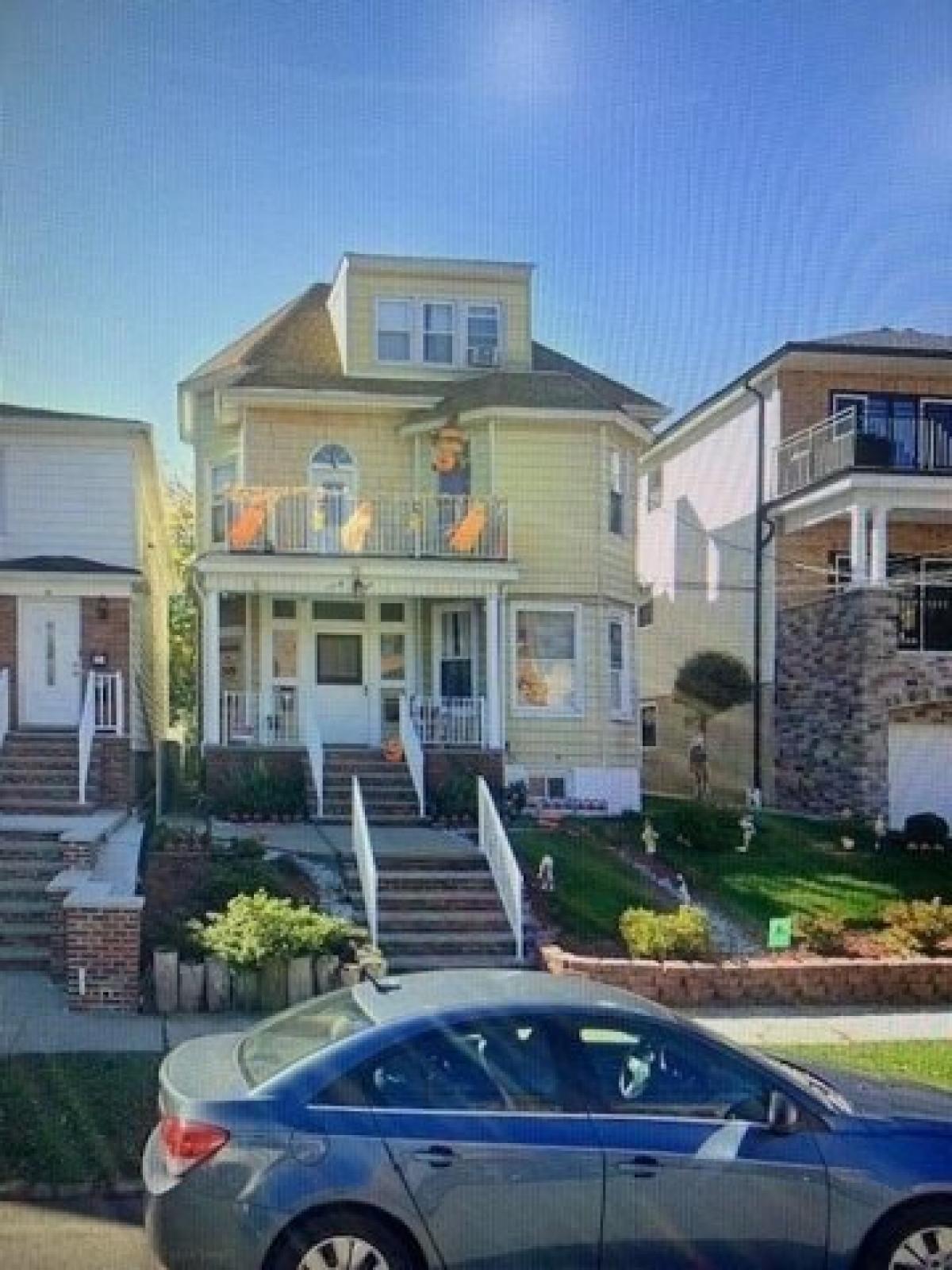 Picture of Home For Sale in Bayonne, New Jersey, United States