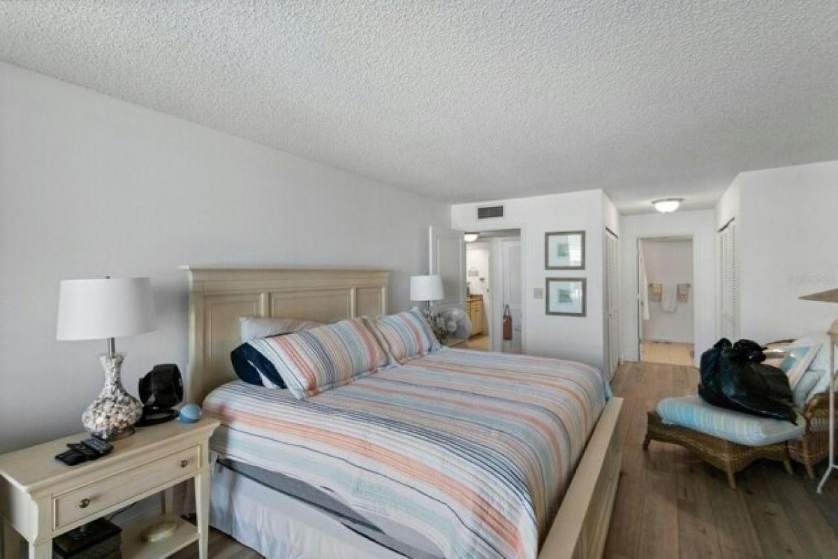 Picture of Home For Sale in Clearwater Beach, Florida, United States