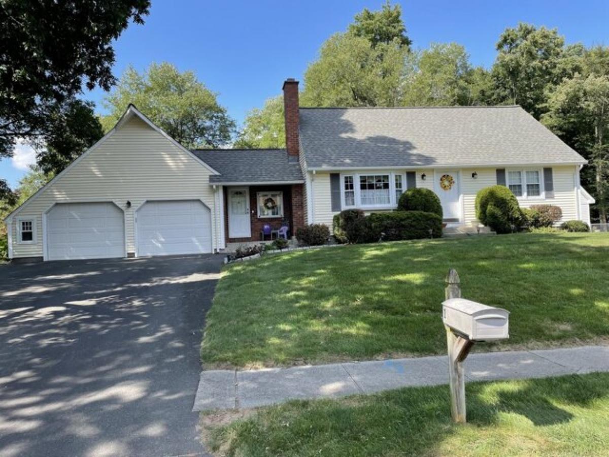 Picture of Home For Rent in Enfield, Connecticut, United States