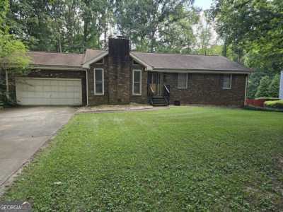 Home For Sale in Jonesboro, Georgia