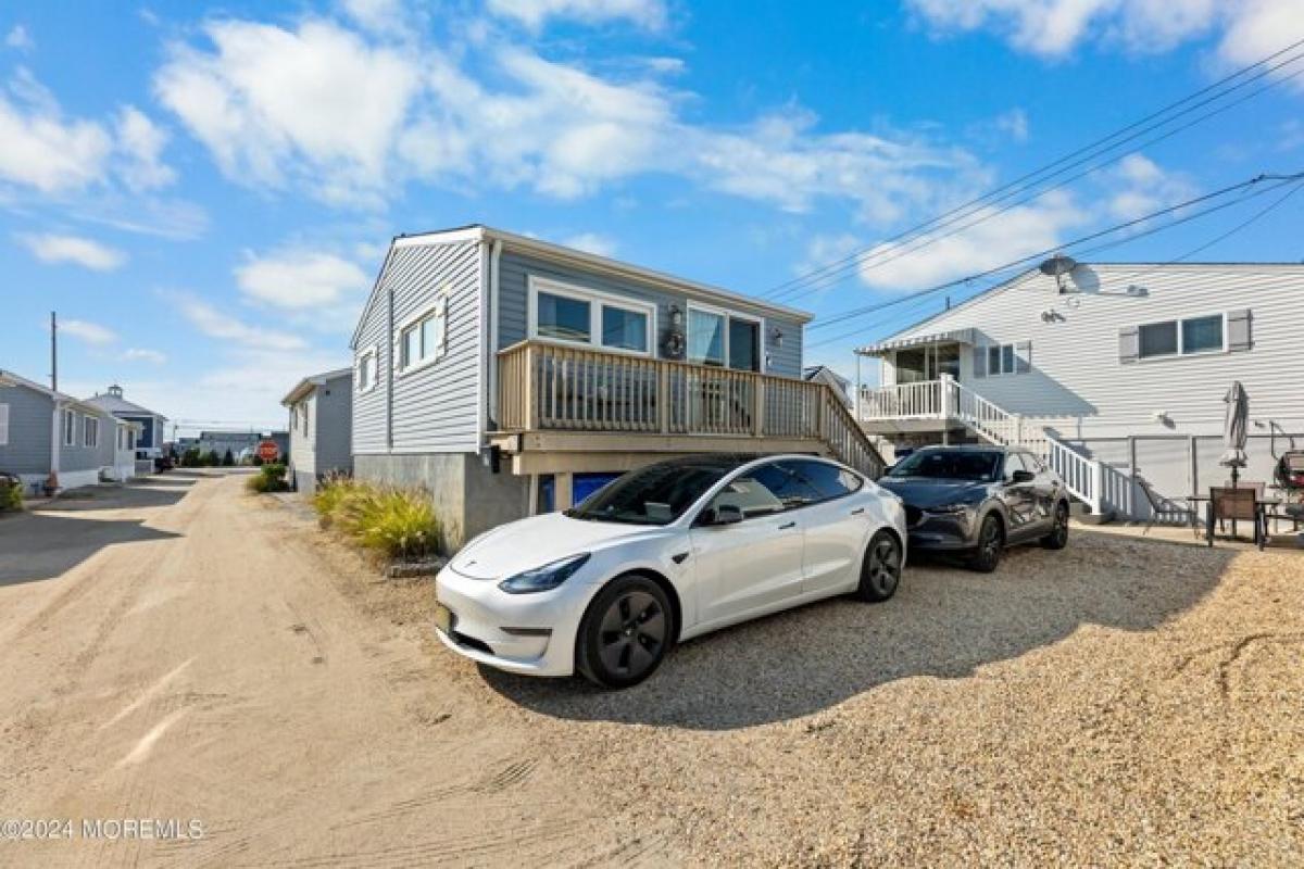 Picture of Home For Sale in Lavallette, New Jersey, United States