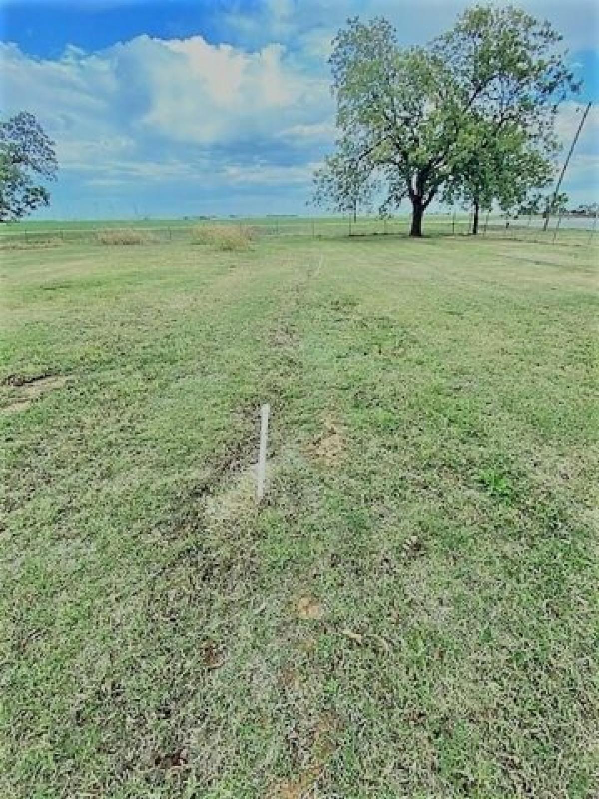 Picture of Residential Land For Sale in Cordell, Oklahoma, United States