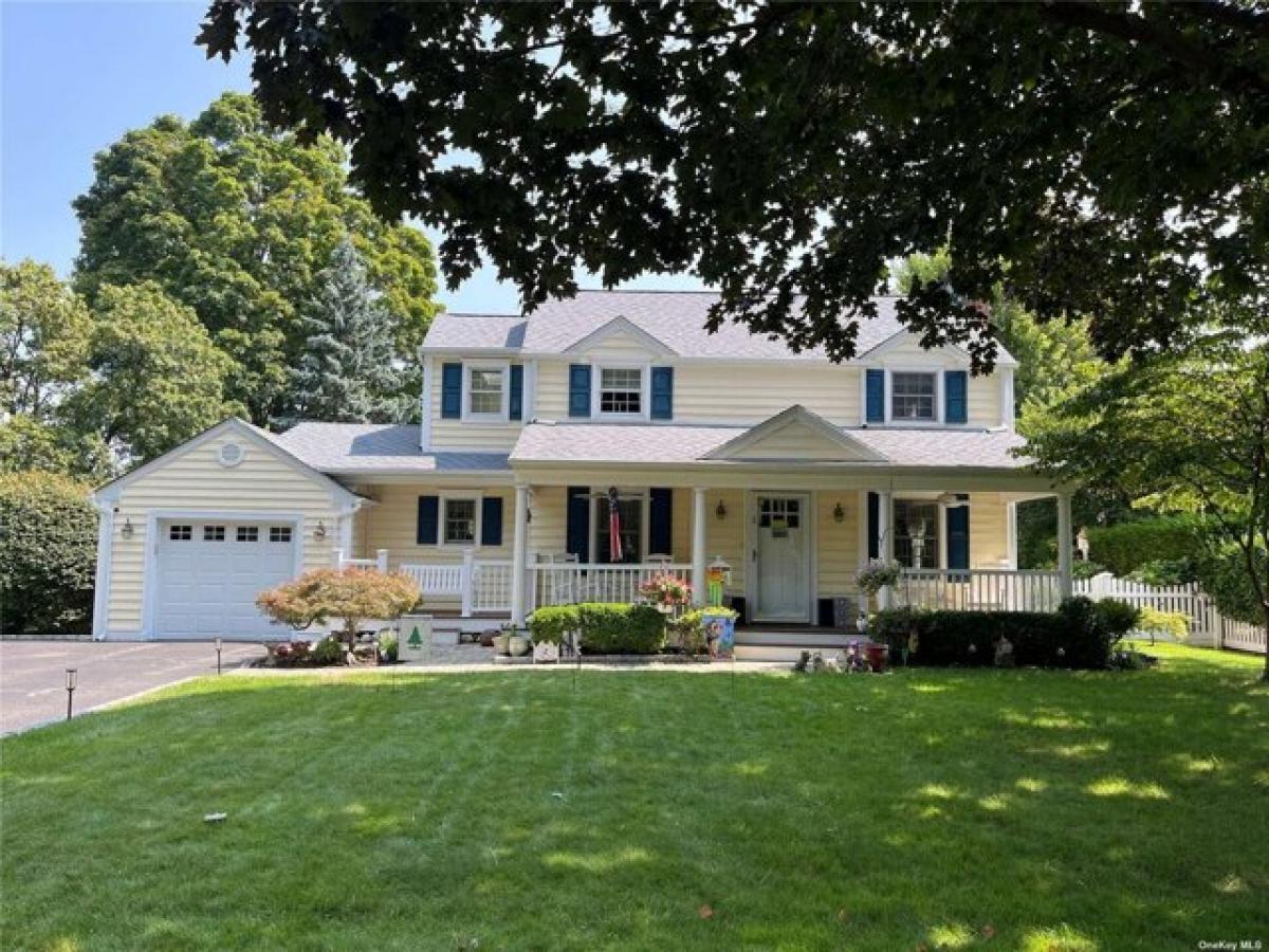 Picture of Home For Sale in Glen Head, New York, United States