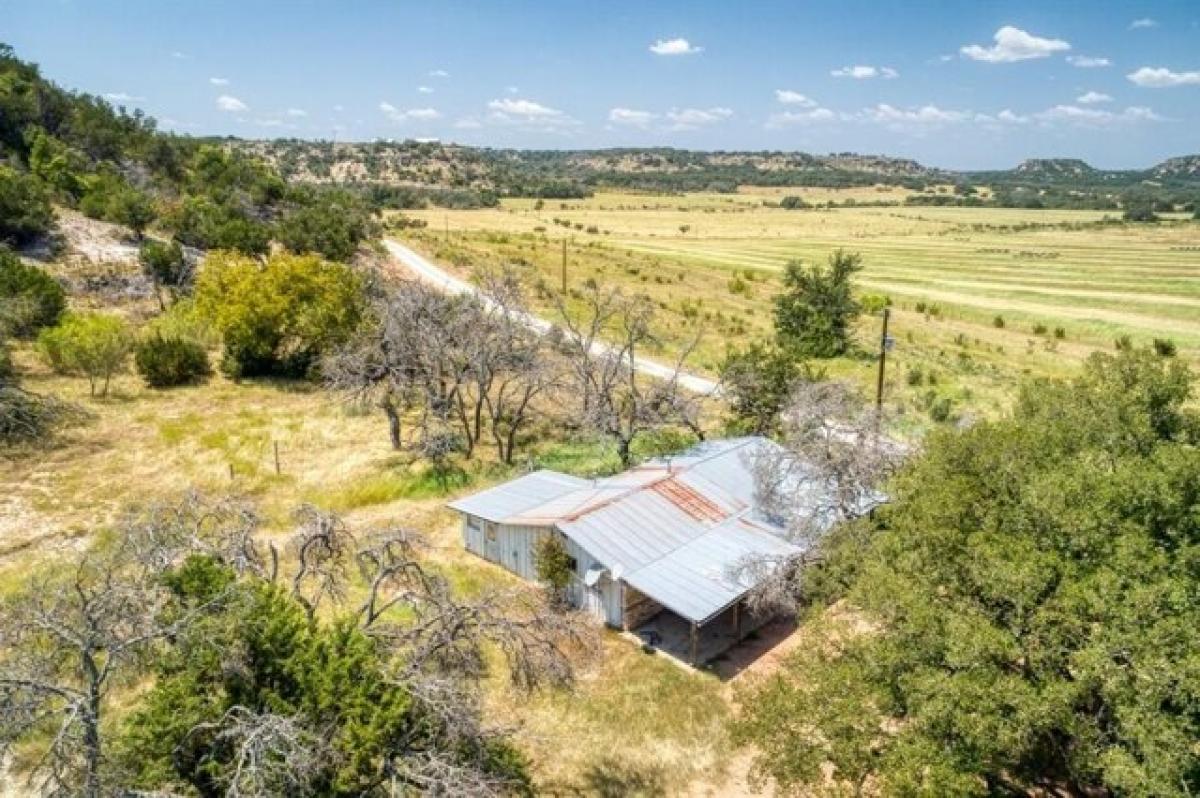 Picture of Home For Sale in Fredericksburg, Texas, United States