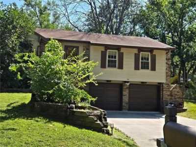 Home For Sale in Blue Springs, Missouri