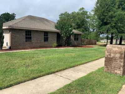 Home For Rent in Crestview, Florida