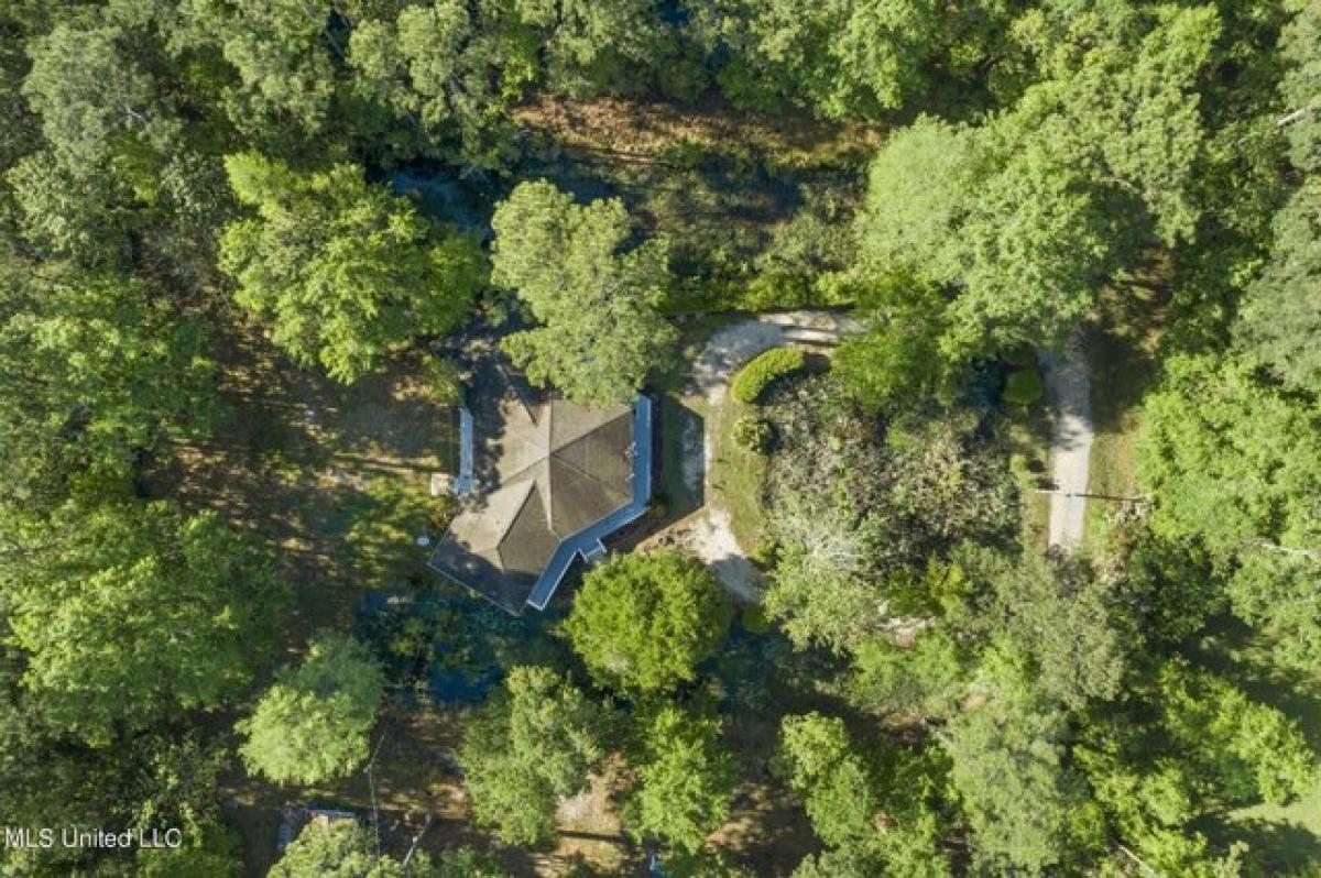 Picture of Home For Sale in Long Beach, Mississippi, United States