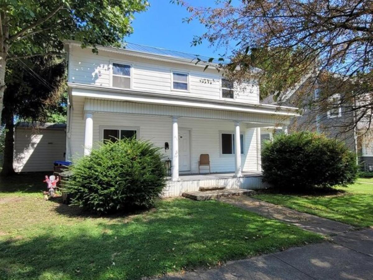 Picture of Home For Sale in Franklin, Pennsylvania, United States