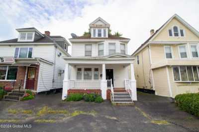 Home For Sale in Schenectady, New York