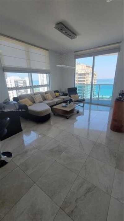 Apartment For Rent in Hallandale Beach, Florida