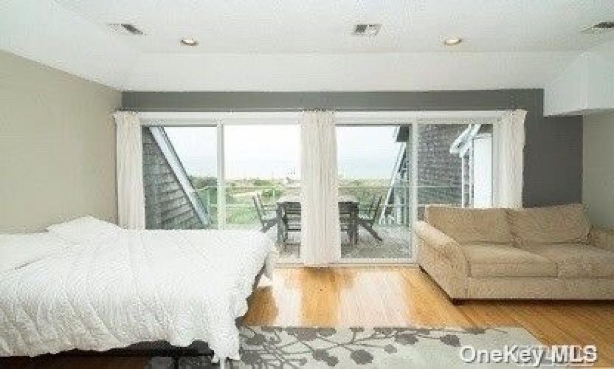 Picture of Home For Sale in Montauk, New York, United States