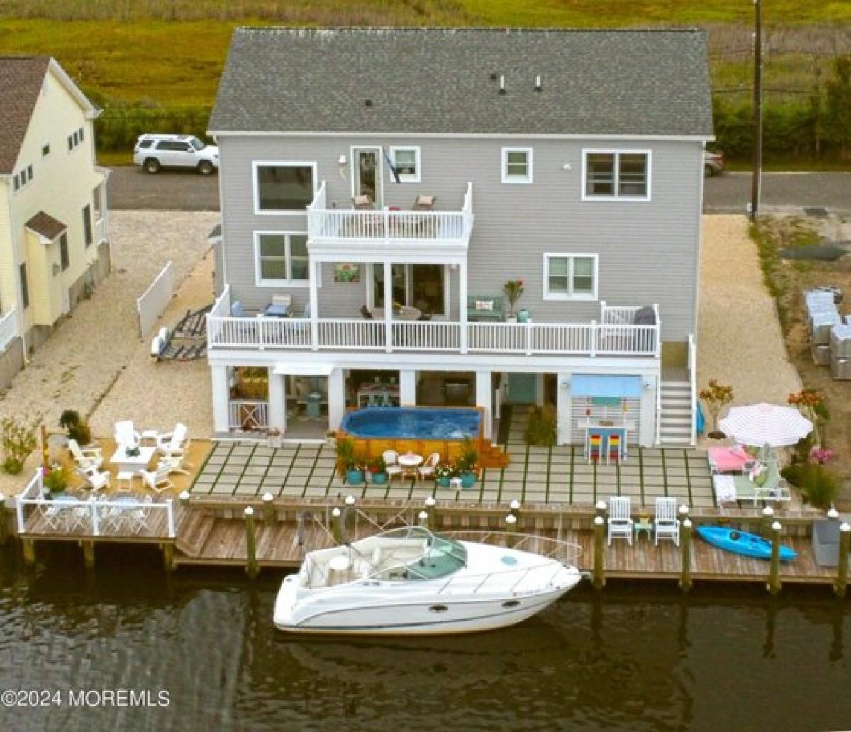 Picture of Home For Sale in Lanoka Harbor, New Jersey, United States