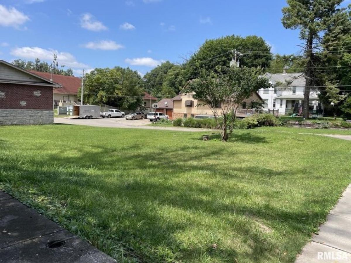 Picture of Residential Land For Rent in Moline, Illinois, United States