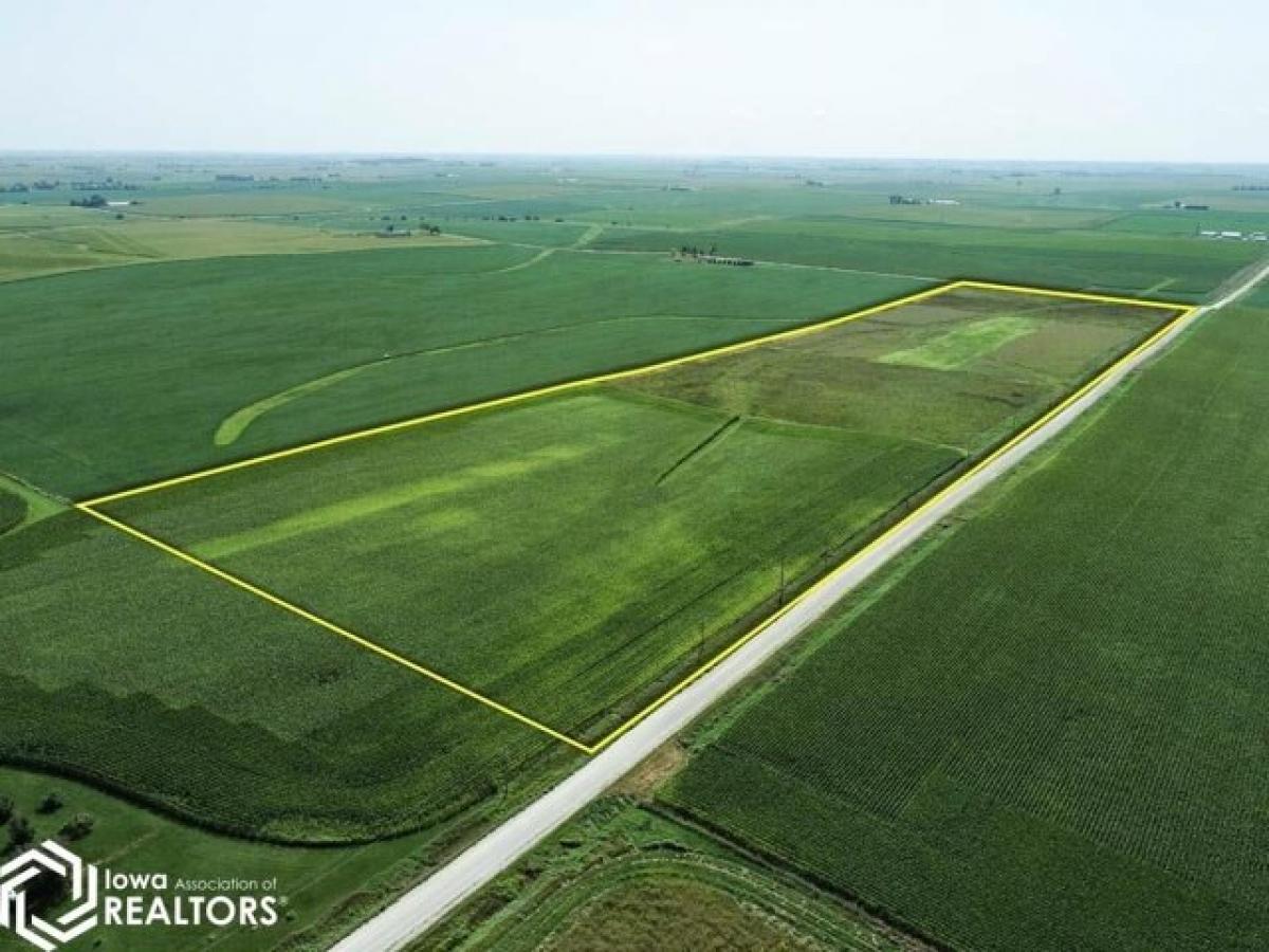 Picture of Residential Land For Rent in Newhall, Iowa, United States