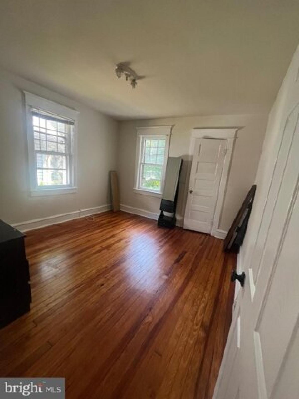 Picture of Home For Sale in Collingswood, New Jersey, United States