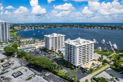 Home For Sale in North Palm Beach, Florida