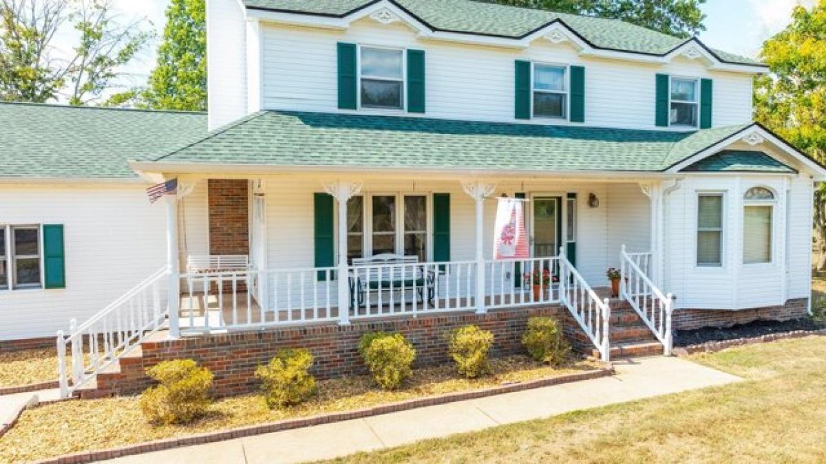 Picture of Home For Sale in Columbia, Tennessee, United States