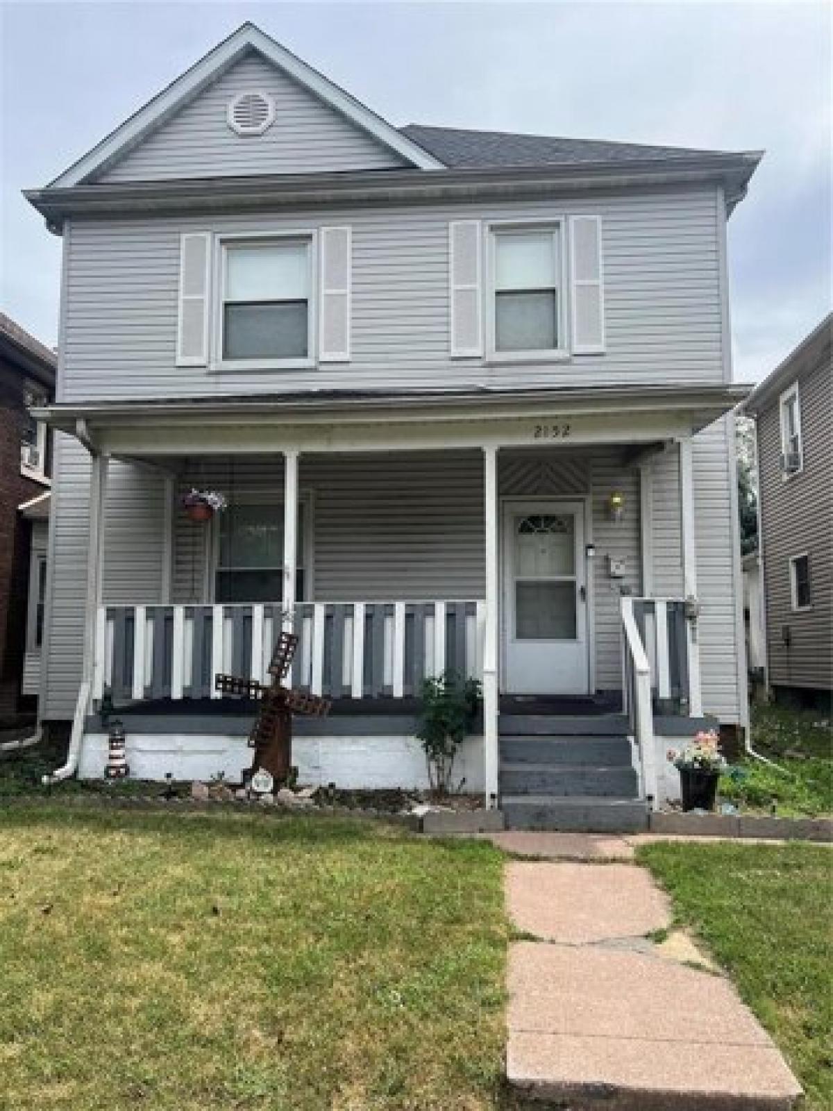 Picture of Home For Sale in Granite City, Illinois, United States