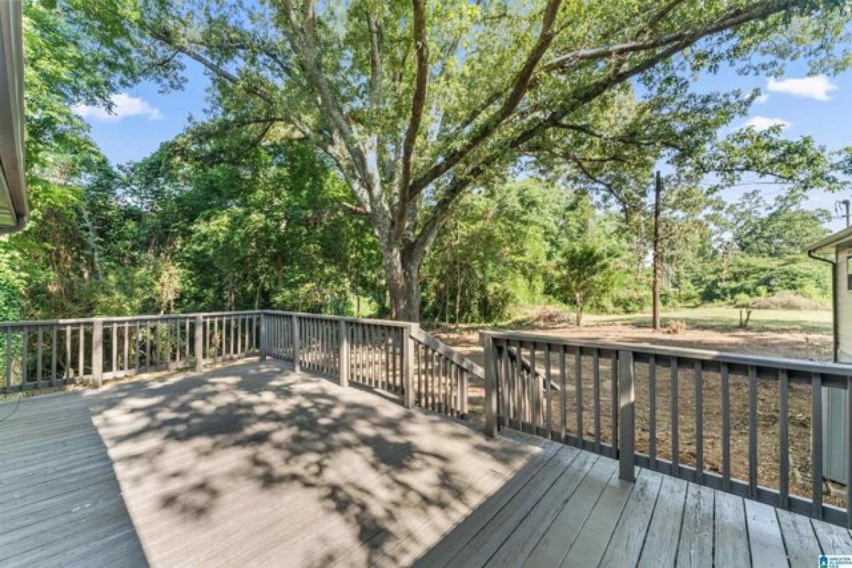 Picture of Home For Sale in Pleasant Grove, Alabama, United States