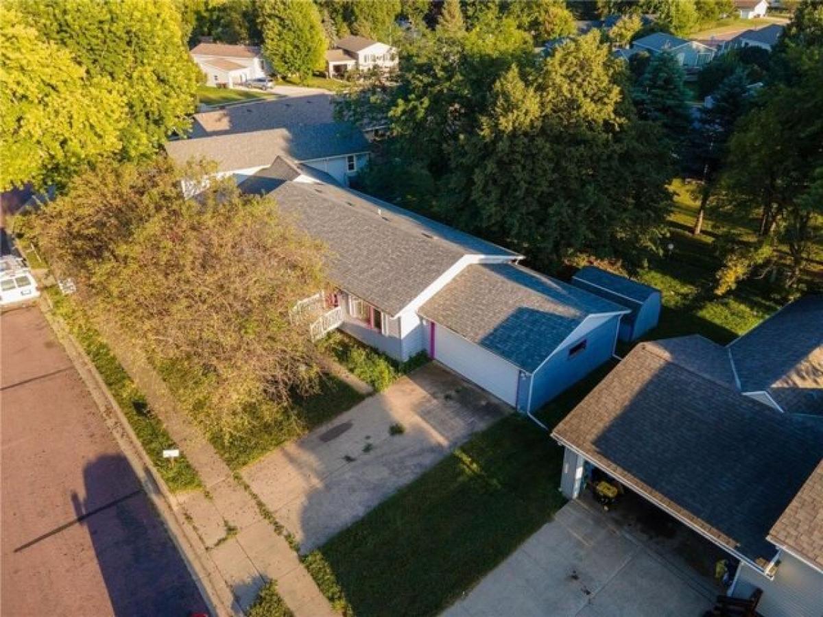 Picture of Home For Sale in Windom, Minnesota, United States