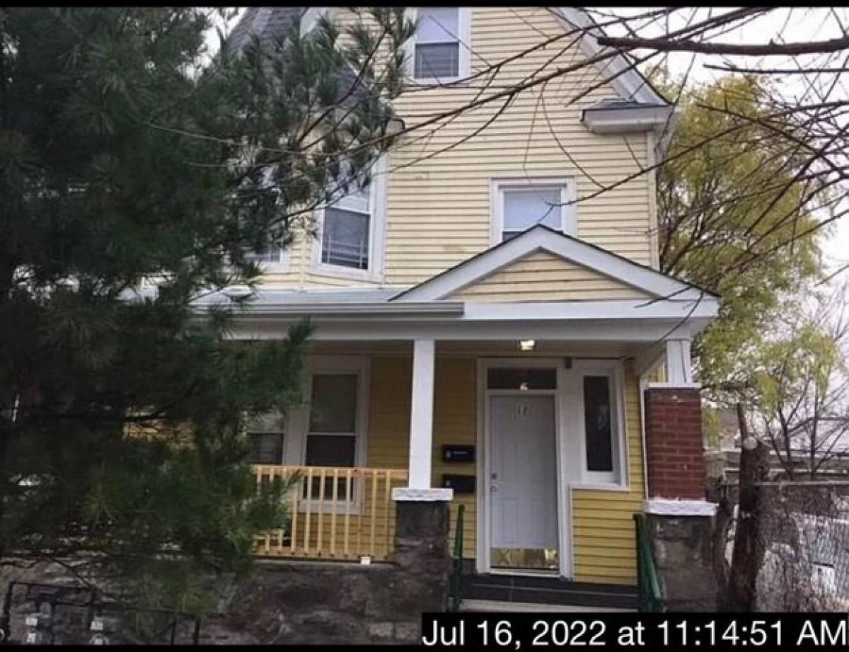 Picture of Home For Sale in Yonkers, New York, United States