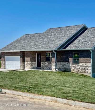 Home For Sale in Linn, Missouri