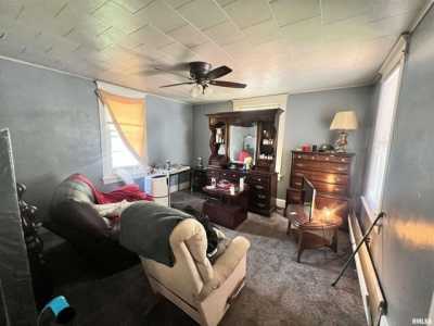 Home For Sale in Pekin, Illinois