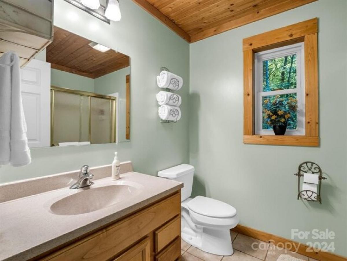 Picture of Home For Sale in Rutherfordton, North Carolina, United States