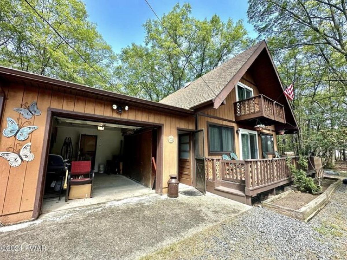 Picture of Home For Sale in Bushkill, Pennsylvania, United States