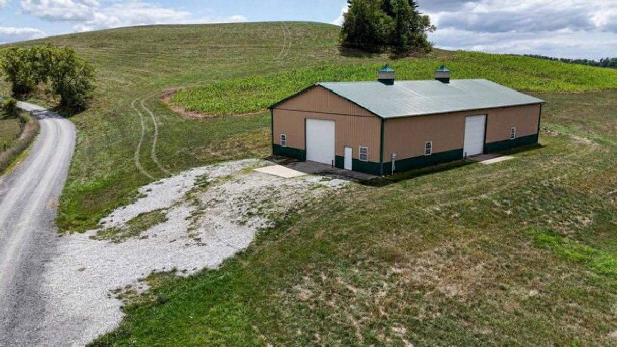 Picture of Home For Sale in Bethany, West Virginia, United States